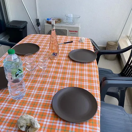 1st Line Modern Studio-private Parking Apartment *