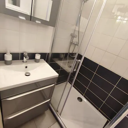 1st Line Modern Studio-private Parking