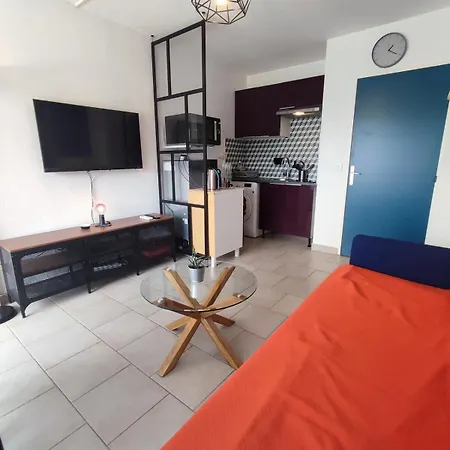 1st Line Modern Studio-private Parking * La Grande-Motte